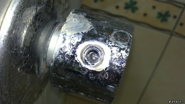請教浴室的淋浴注，中間的切換開關故障，可以更換嗎? 謝謝