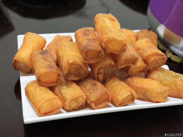 我家晚餐開飯了....吃的很心虛...