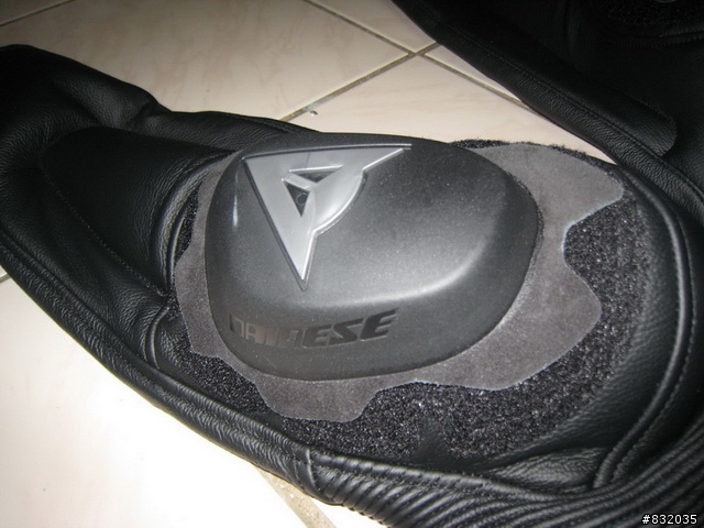簡易開箱 Dainese T. AVRO DIV. 2件式皮衣-3D款 (4/20購買於台北Dainese旗鑑店) 刷卡/送連身滑衣/送皮衣保養液