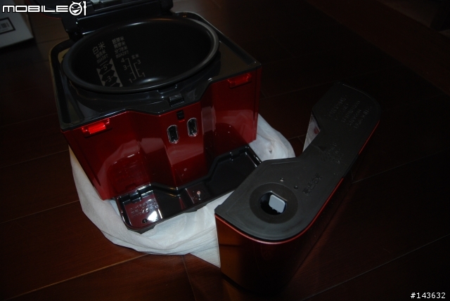 日本脫出第二彈,Mitsubishi NJ-XSB10[蒸気レスIH炊飯器(電子鍋)開箱文.