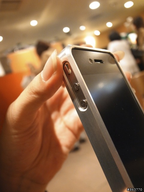 [分享] Normo Frame Case for iPhone4 最經典的鋁製鎧甲