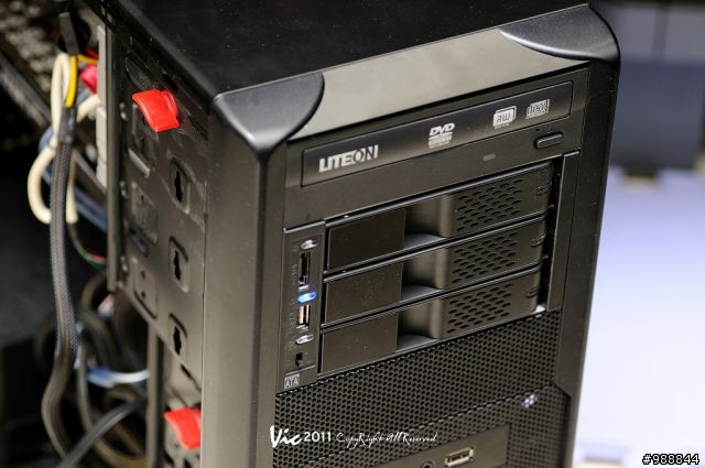 [開箱] 兩槽5.25轉三個3.5吋內接硬碟 ICY DOCK 免螺絲硬碟抽取模組