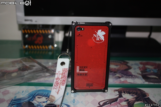 EVA保護貼+crimson iphone 4鋁殼(新手拍照傷眼慎入)