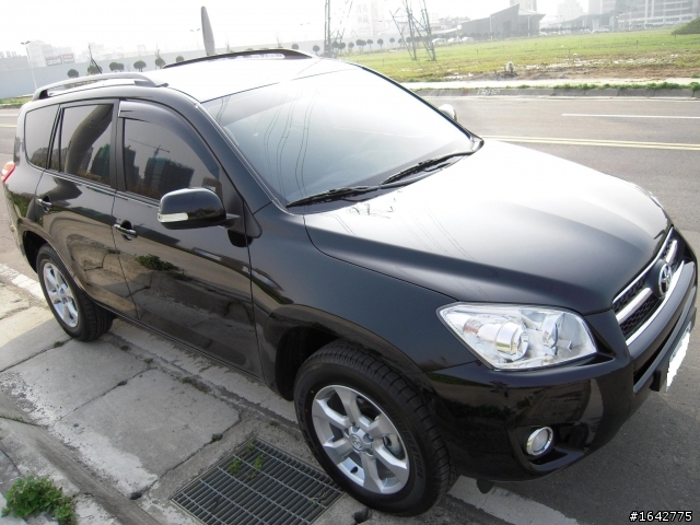 RAV4簡易開箱2.4E版~圖少請包涵