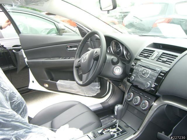 Mazda 6 2.0 白
