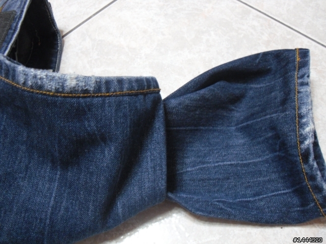 還沒拿到紙袋跟目錄的不專業開箱~thavar 8U9~