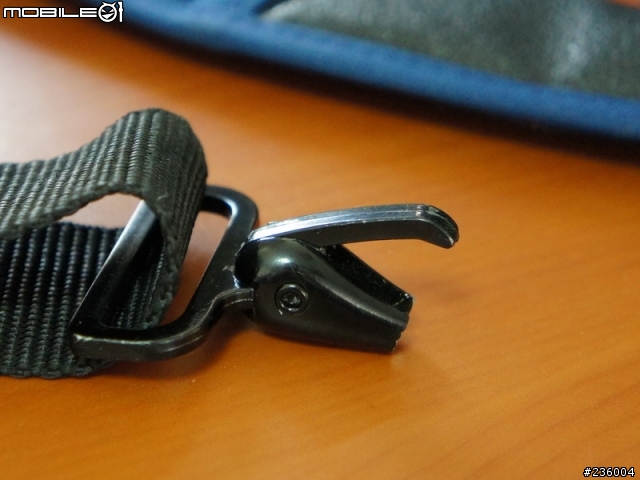 tamrac包的鐵扣斷掉了！