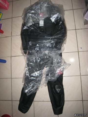 簡易開箱 Dainese T. AVRO DIV. 2件式皮衣-3D款 (4/20購買於台北Dainese旗鑑店) 刷卡/送連身滑衣/送皮衣保養液