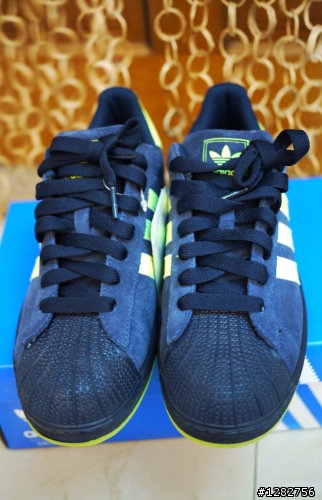 《開箱》adidas Originals復古運動鞋(藍底黃logo)
