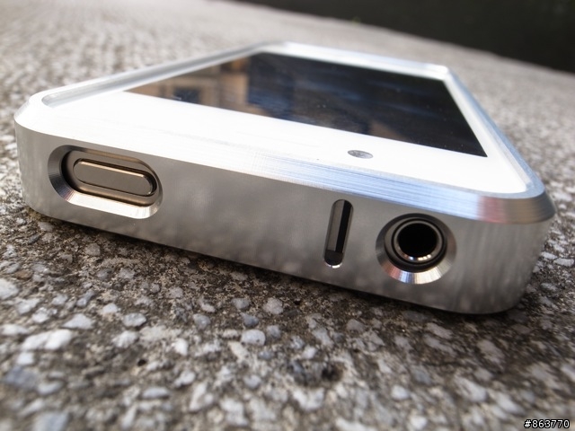[分享] Normo Frame Case for iPhone4 最經典的鋁製鎧甲