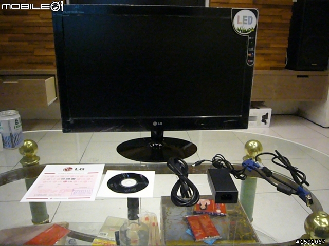 遠傳續約贈品 LG23吋螢幕開箱文