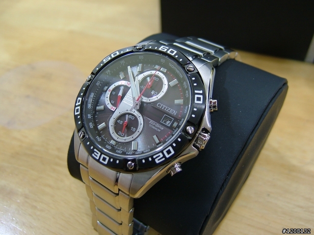 [開箱] CITIZEN 超級鈦 光動能三眼運動錶