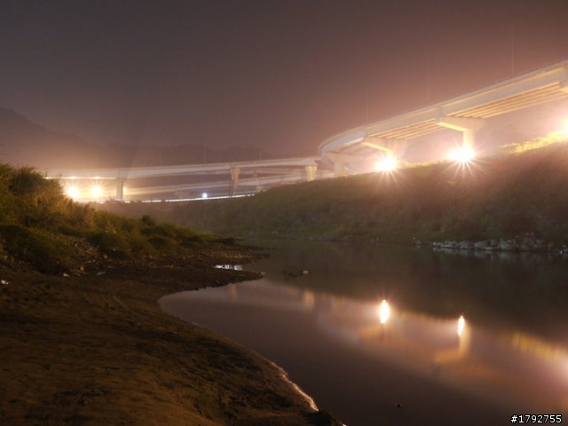 第一次拍夜景(GF1+20MM)請指教