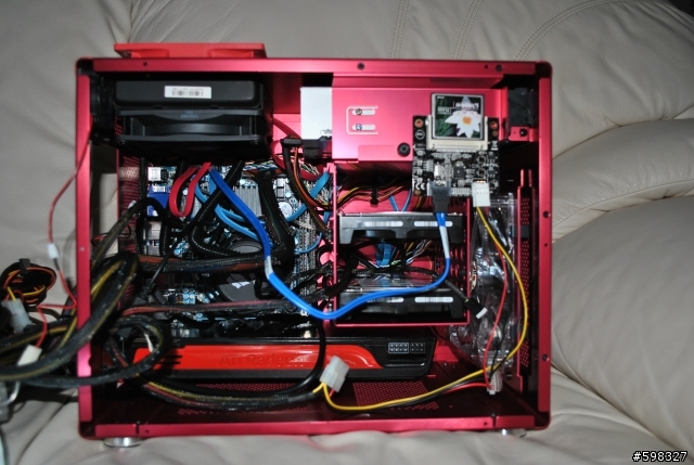 [心得分享] 迷你ITX桌機也能豪華點: 聯力PC-Q08R 照吃 i5-2500K + HD 5870 2GB