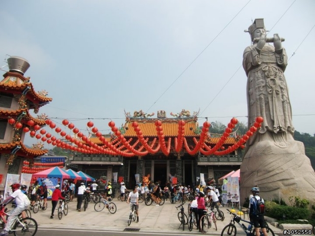 [分享]回家拜媽祖 - 2011 萬眾騎福Bike媽祖