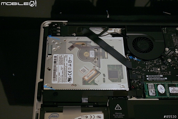 [敗家] 2011 MacBook Pro 15" + 120GB SSD + 8GB RAM 台灣版開箱 (更新：03/31 改裝第二顆硬碟)