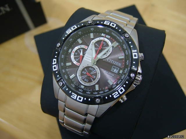 [開箱] CITIZEN 超級鈦 光動能三眼運動錶
