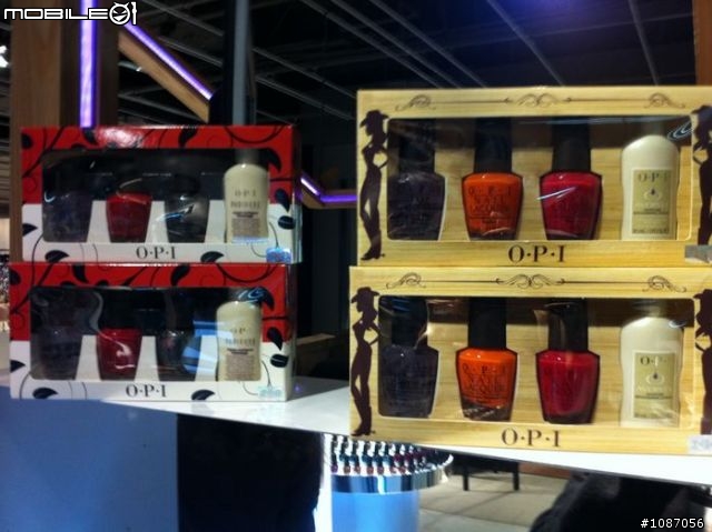 又多了一個逛街敗家的好地方~敦南誠品OPI