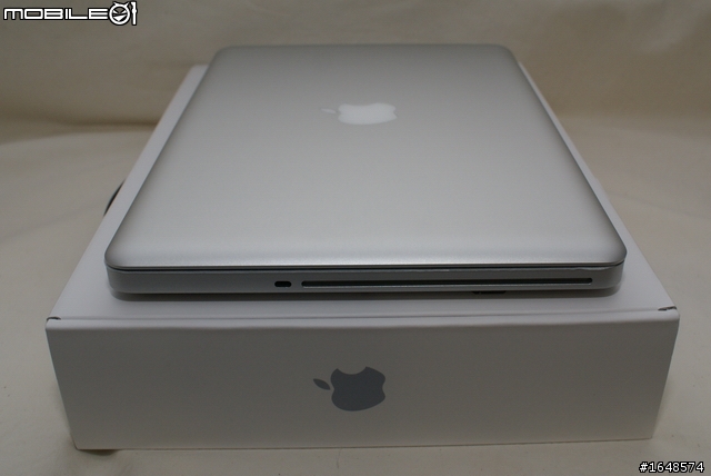 [不專業之代友開箱]MacBook Pro 13" 入門款