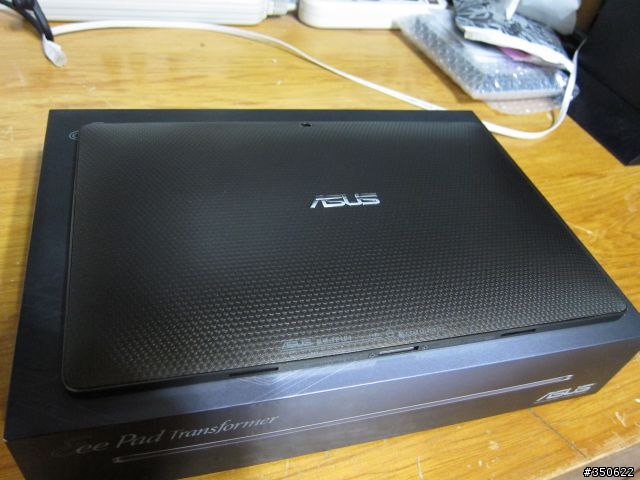 [開箱] (4/20新增防震包開箱) ASUS EeePad Transformer TF101 16GB！