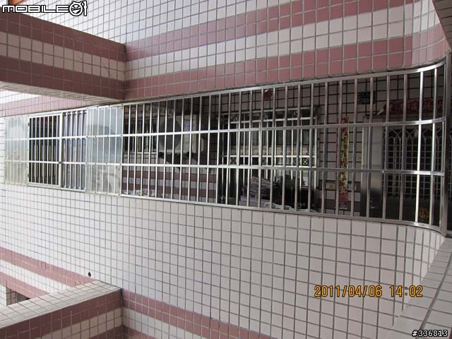 隔壁的把公設當自己家也把逃生陽台封死