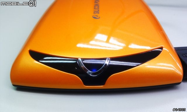 [簡單開箱] 亮橘跑車行動硬碟 SILICON POWER Stream S10 640G USB3.0