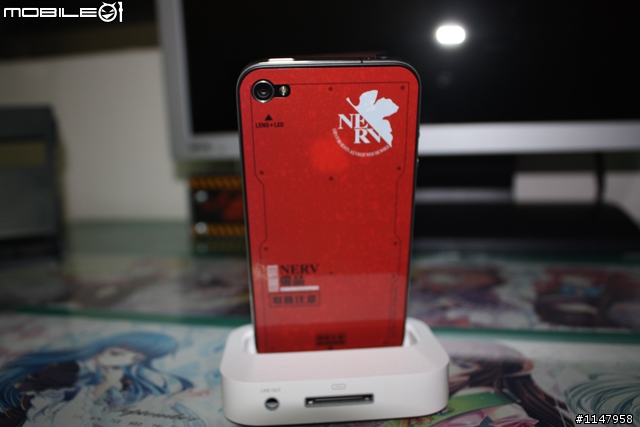 EVA保護貼+crimson iphone 4鋁殼(新手拍照傷眼慎入)