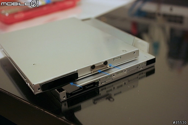 [敗家] 2011 MacBook Pro 15" + 120GB SSD + 8GB RAM 台灣版開箱 (更新：03/31 改裝第二顆硬碟)