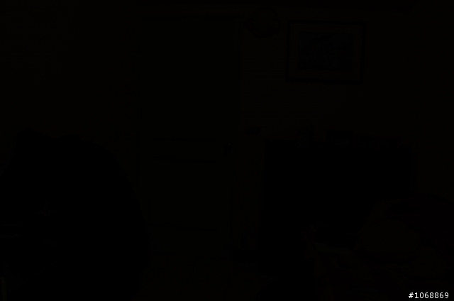 [求助]D7000拍出的照片都全黑(新增)