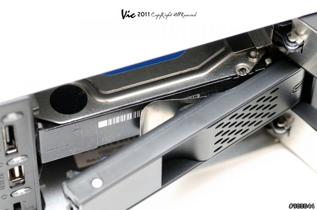 [開箱] 兩槽5.25轉三個3.5吋內接硬碟 ICY DOCK 免螺絲硬碟抽取模組