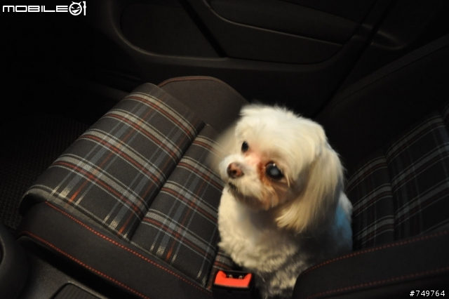 [開箱]4/22交車的GTI(圖少)4/26增圖