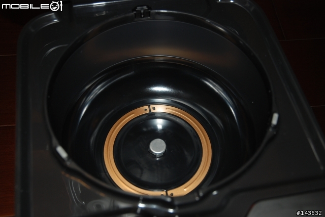 日本脫出第二彈,Mitsubishi NJ-XSB10[蒸気レスIH炊飯器(電子鍋)開箱文.