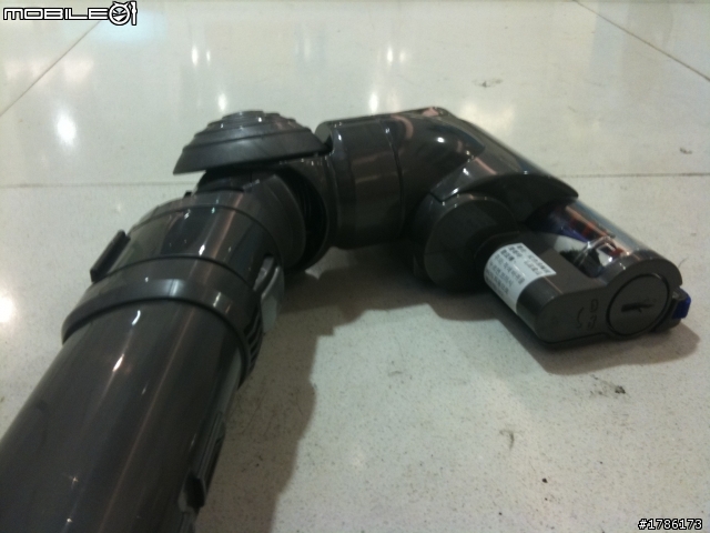 ya買了-dyson DC26CF好用的小桃紅吸塵器+am01氣流倍增器小開箱