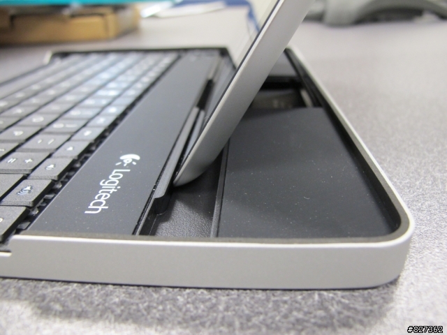 Logitech iPad2 Keyboard case by ZAGG 預購首發開箱 ~記者於美國第一手連線