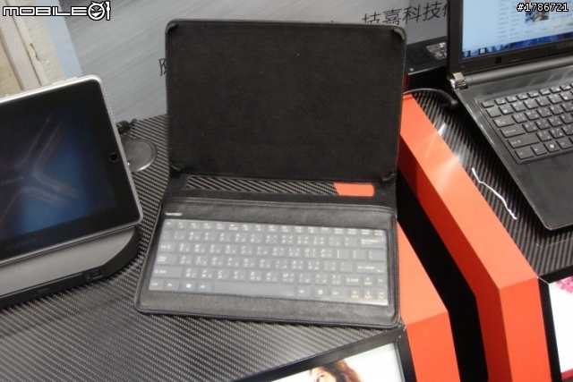 GIGABYTE S1080 平板電腦 [開箱文] + 未上市的基座照片