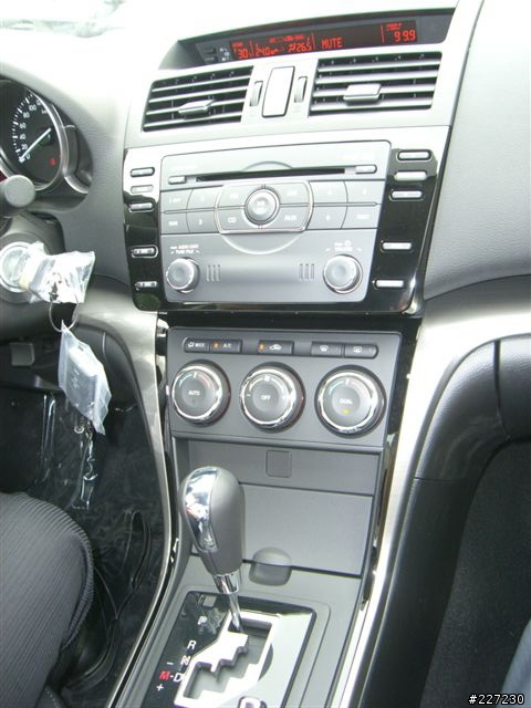 Mazda 6 2.0 白