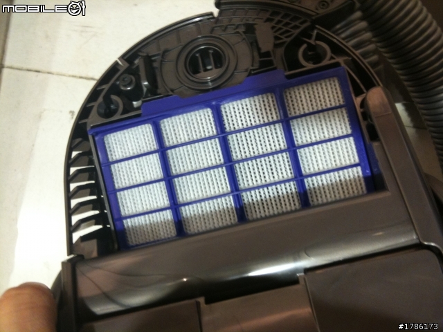 ya買了-dyson DC26CF好用的小桃紅吸塵器+am01氣流倍增器小開箱