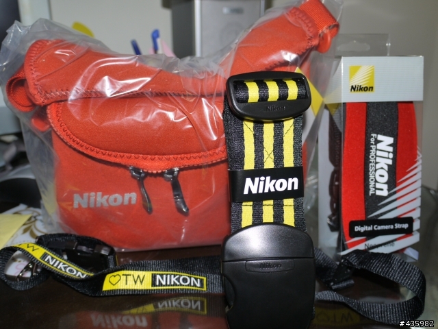 [開箱]Nikon D5100 (附上與Panasonic G1 機身與鏡頭尺寸比較)
