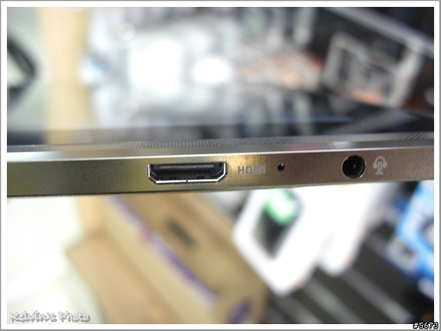 ASUS EeePad TF101 薄薄的飄來(開箱)