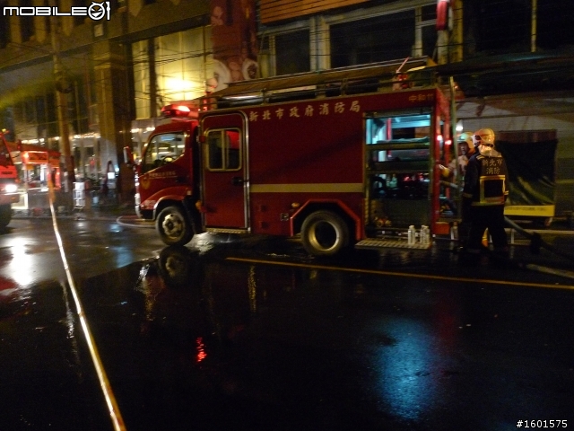 永和樂華夜市失火救災照片