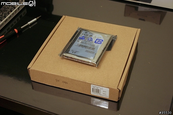 [敗家] 2011 MacBook Pro 15" + 120GB SSD + 8GB RAM 台灣版開箱 (更新：03/31 改裝第二顆硬碟)