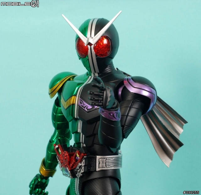 :【作品分享】細數你的罪惡!MG 1/8 假面W CUCLONE JOKER 非專業製作請多包涵