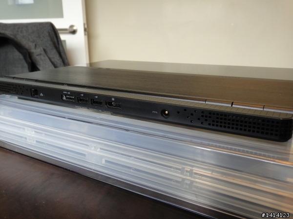 Macbook Air 下的亡魂 Dell Adamo