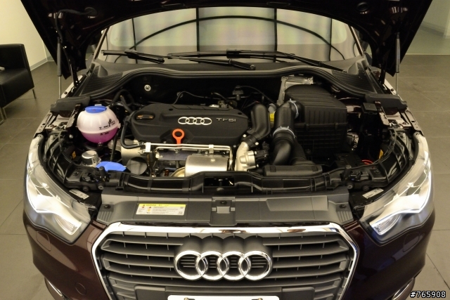 愚人節 ^^ 開箱一下下 Audi A1