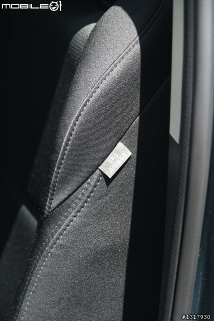 2011 Mazda3 2.5 - 美規槍藍色 - 過了四個月才開箱