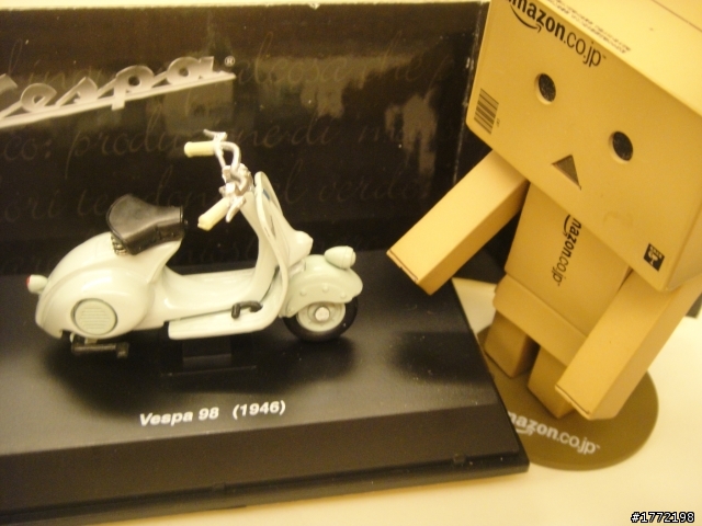Vespa 偉士牌 (第一次發文.請多指教)