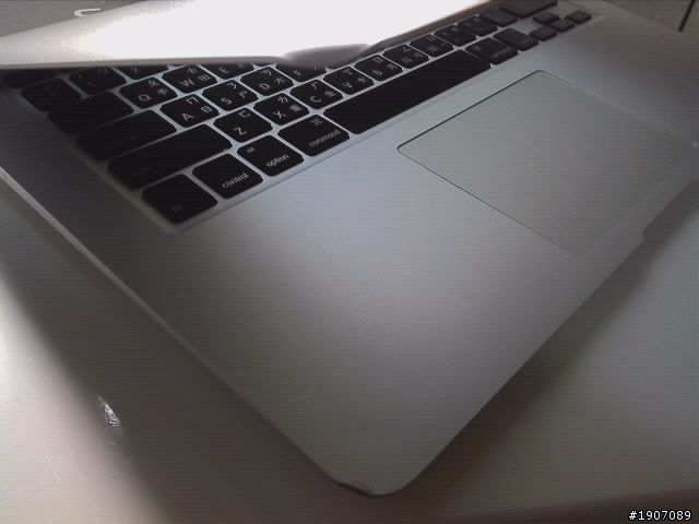 撞凹一角的MacBook Air該如何處理？