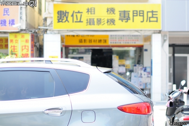 新買定焦鏡以Luxgen SUV當開箱照，記錄Luxgen、記錄生活。祝大家清明假期愉快！