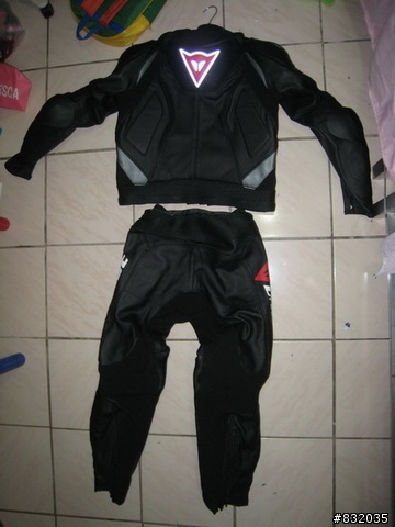 簡易開箱 Dainese T. AVRO DIV. 2件式皮衣-3D款 (4/20購買於台北Dainese旗鑑店) 刷卡/送連身滑衣/送皮衣保養液