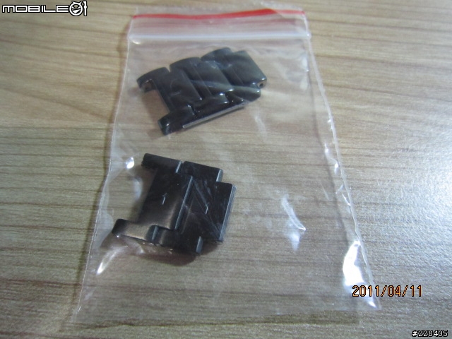 (分享)窮人不專業開箱->力抗錶Licorne也有出頭天之獨眼簡潔時尚黑鋼碗錶(LB931L)~~